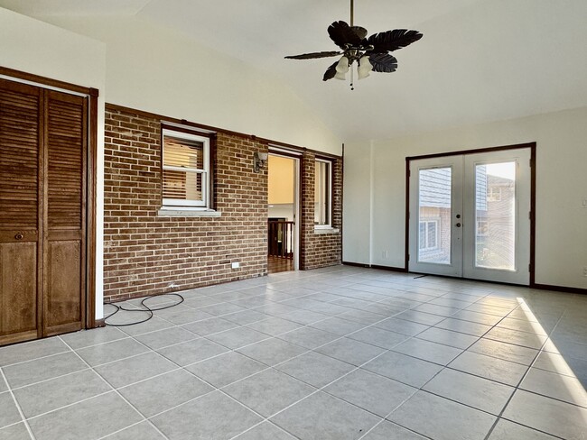 Building Photo - 8548 Bethany Ln