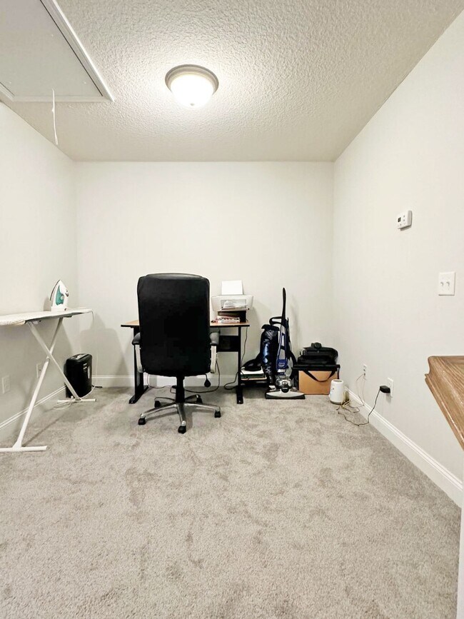 Building Photo - 106 Centennial Ct