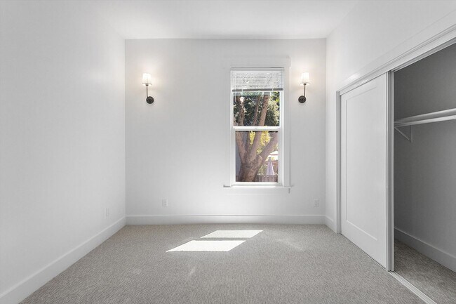 Building Photo - 1533 Lafayette St