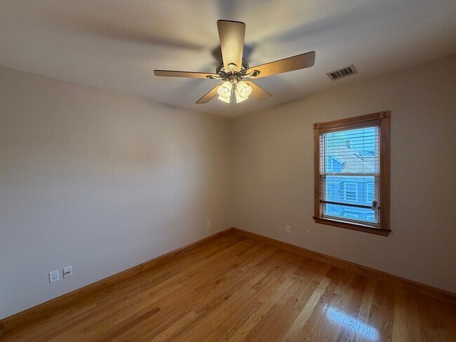 Building Photo - 35-37 John St