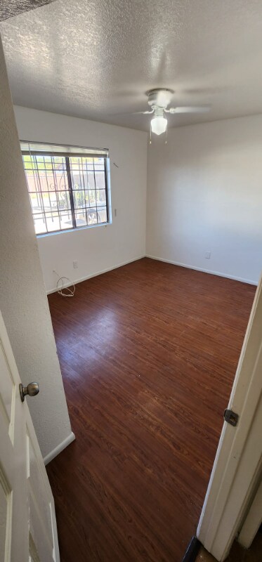 Building Photo - 578 W 18th Ave