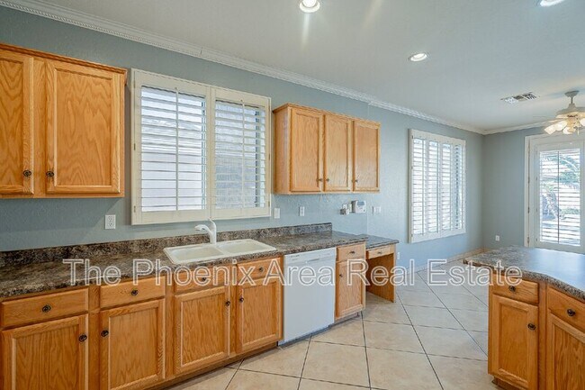 Building Photo - 110 W Cardinal Way