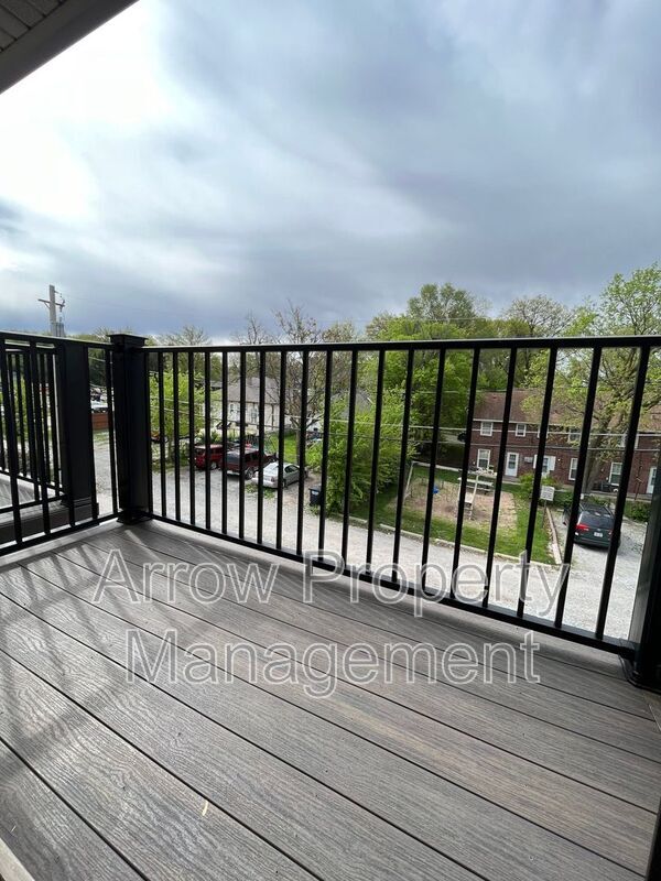 Building Photo - 3405 Holdrege St