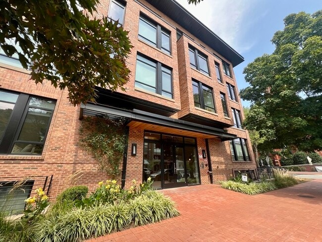 Building Photo - 801 N St NW