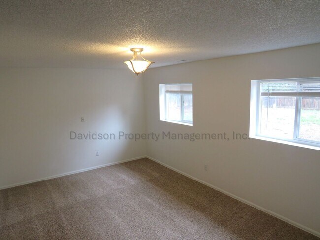 Building Photo - 5160 Marabou Way