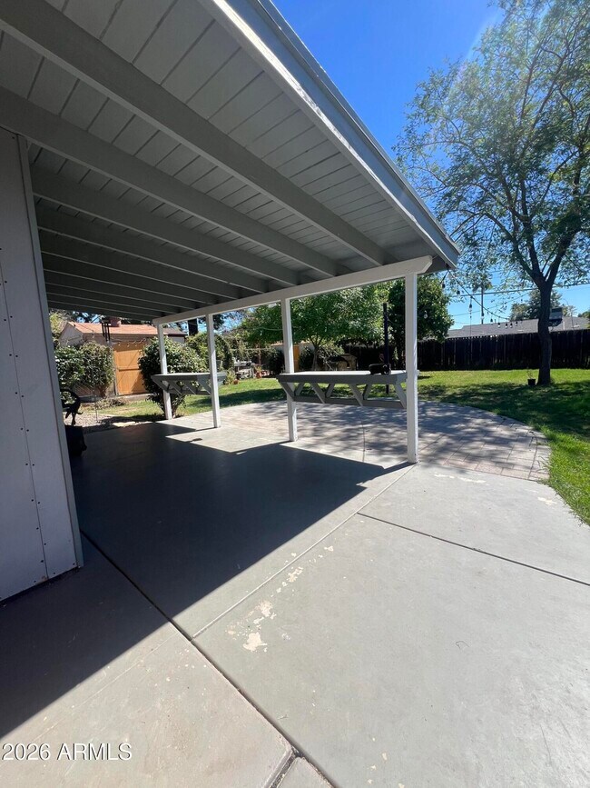 Building Photo - 4121 E Edgemont Ave