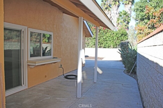 Building Photo - 2538 Alona St