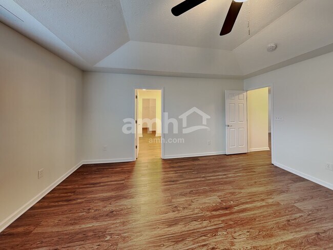 Building Photo - 1273 Greenbriar Way