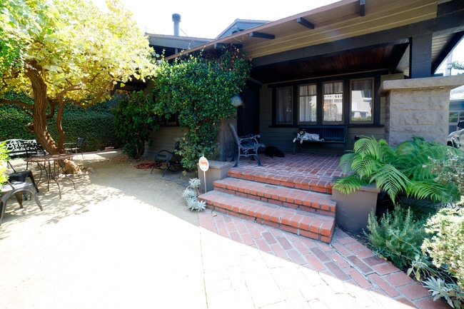 Building Photo - 5316 La Cresta Ct