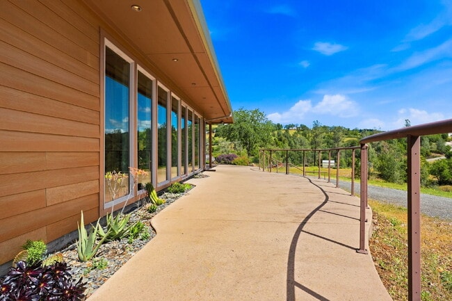 Building Photo - Peaceful Hilltop Retreat with Views | Unfurnished 5BD Executive Home on Private Knoll