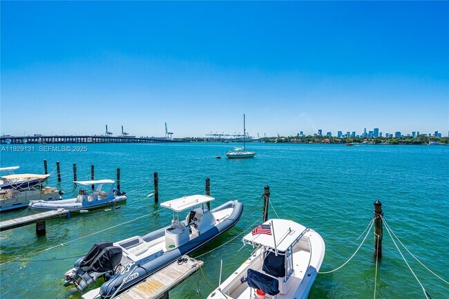 Building Photo - 800 West Ave