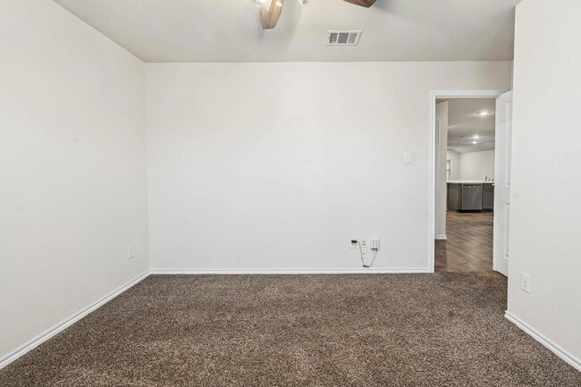 Building Photo - 2120 Tulipwood Dr
