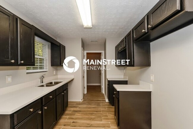 Building Photo - 3 Bedroom Pet-Friendly Home in Rex, GA with Main Street Renewal