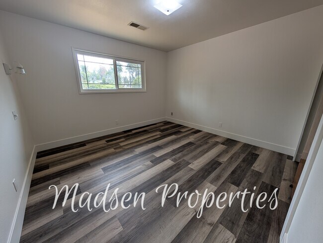 Building Photo - 6231 Pebble Ln