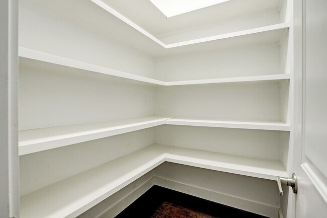 Building Photo - 1402 Eberhard St