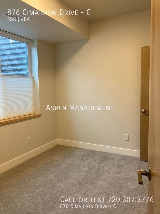 Building Photo - 876 Cimarron Dr