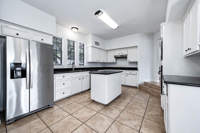 Building Photo - 11635 Snowmass Dr