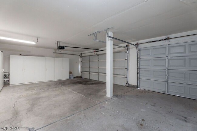 Building Photo - 1735 Navarre Ln