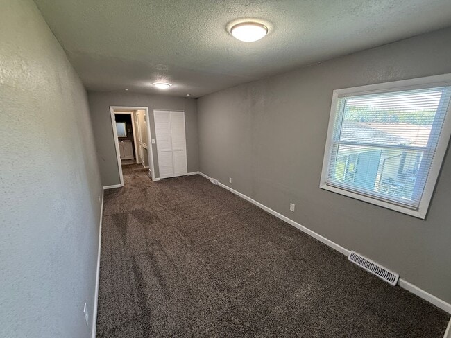 Building Photo - 4214 Hardesty Ave