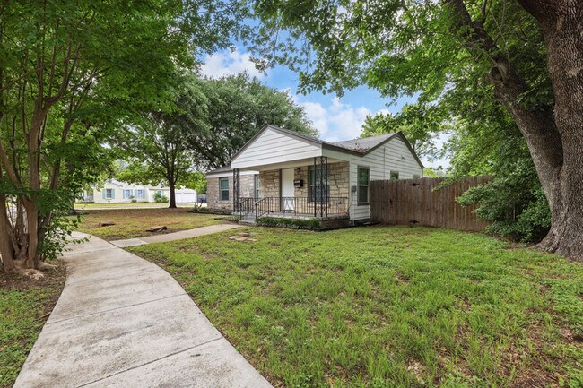 Building Photo - 4016 Winfield Ave