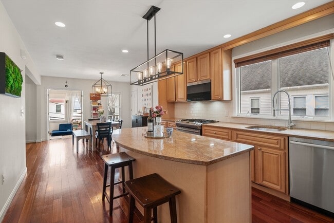 Building Photo - 7 Quincy St