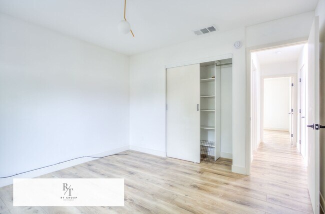 Building Photo - Bright 2BD Back House in Temple City Unified School District – Washer/Dryer Included. Separate En...