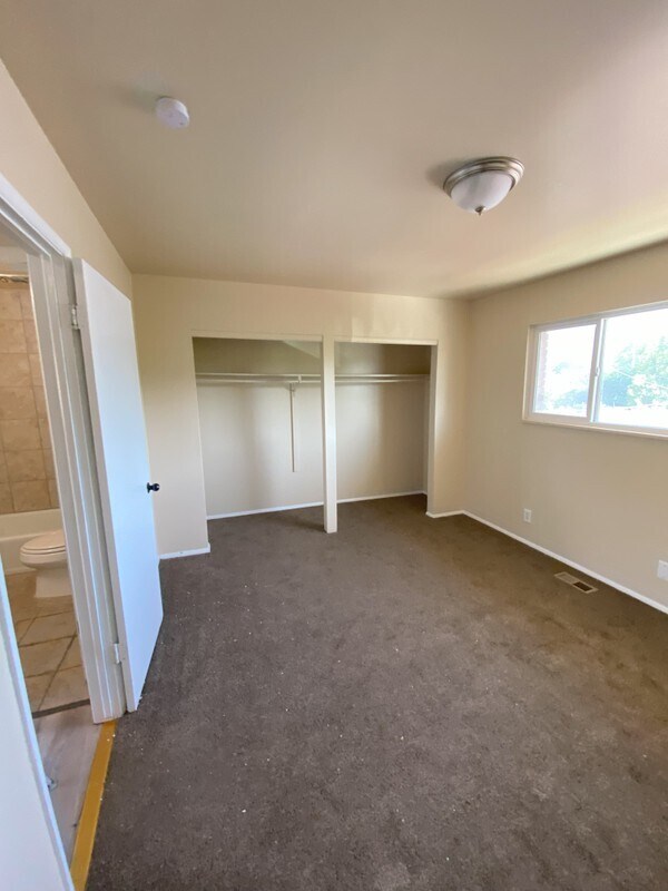 Building Photo - 725 S 1000 W