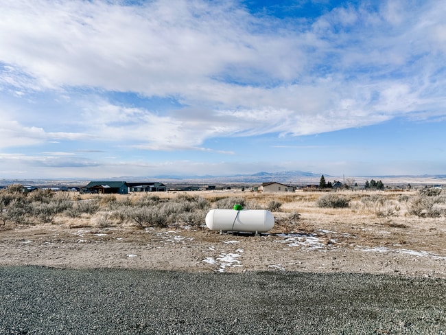 Building Photo - Newer Duplex for Rent Between Twin Bridges and Sheridan!