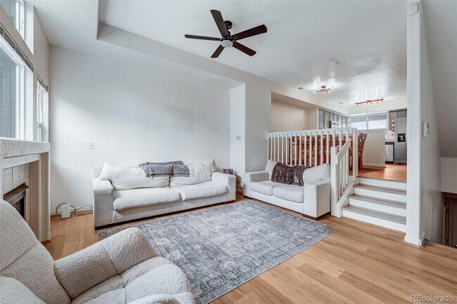 Building Photo - "Charming 2-Bed Townhouse Retreat with 2.5 Baths in Brighton!"