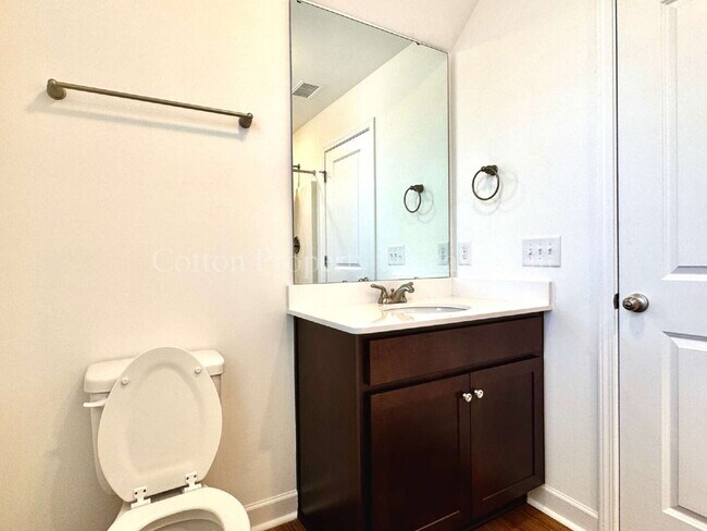 Building Photo - 5283 Vespar Ct