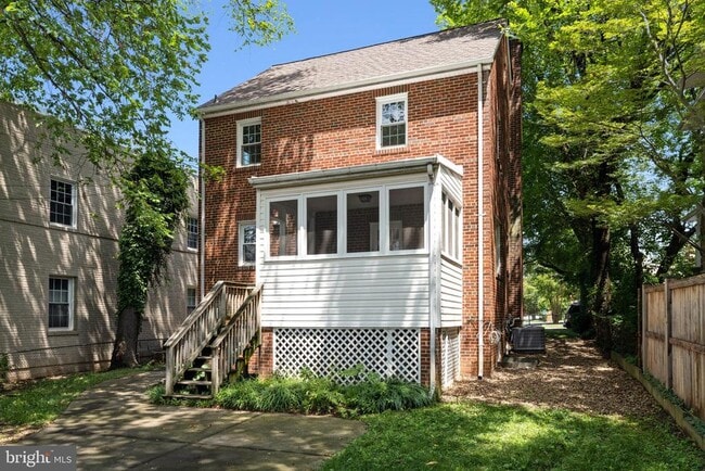 Building Photo - 3910 Yuma St NW