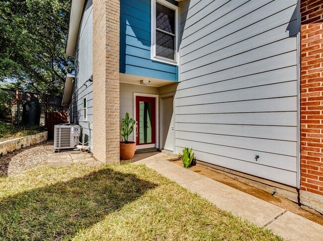 Primary Photo - 6706 Deatonhill Dr