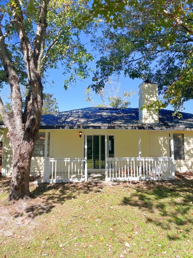 Building Photo - Charming 3-Bedroom, 2-Bath Home with Large...