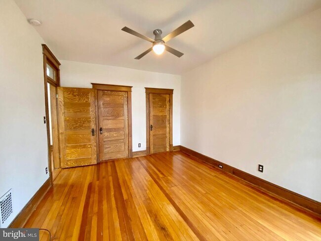 Building Photo - 140 Bryant St NW