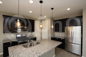 Building Photo - 17120 N 9th Pl