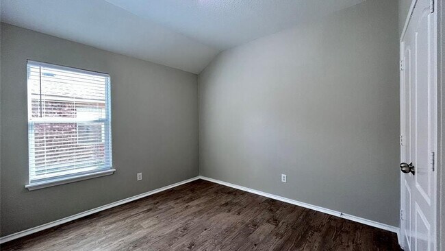 Building Photo - 2037 Rachel Ln