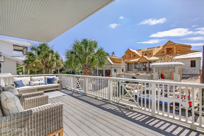Building Photo - 1766 Beach Ave