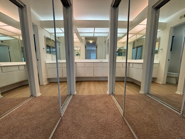 Building Photo - Spacious 2-Bedroom Condo with Loft & Resor...