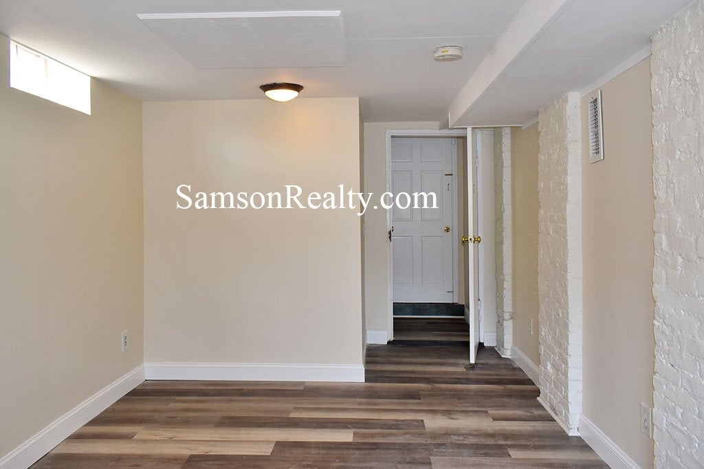 Building Photo - 298 Hope St