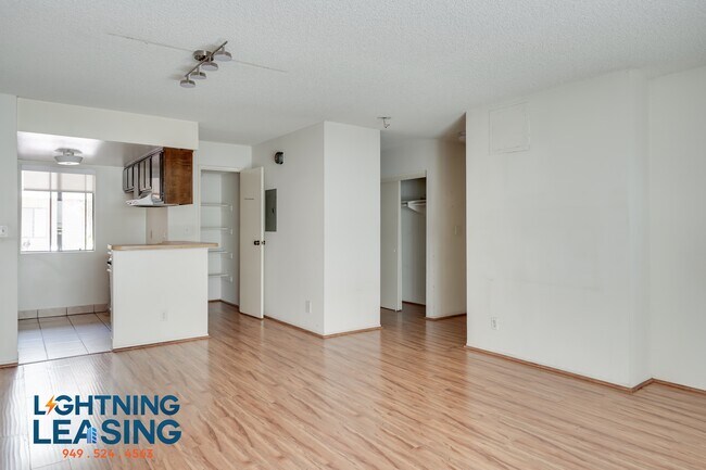 Building Photo - 6827 Whitsett Ave