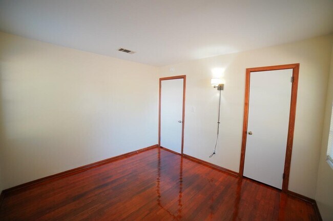 Building Photo - 231 Gaile Ave