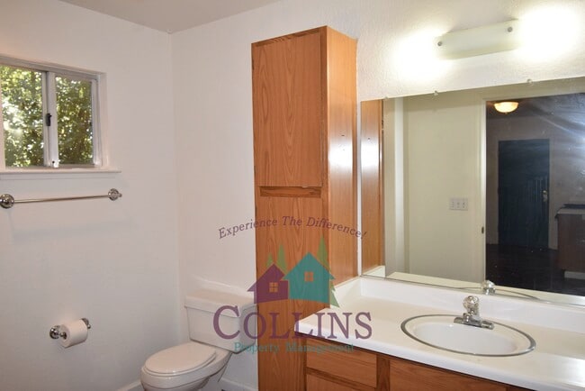 Building Photo - 11071 Cedar Ridge Dr