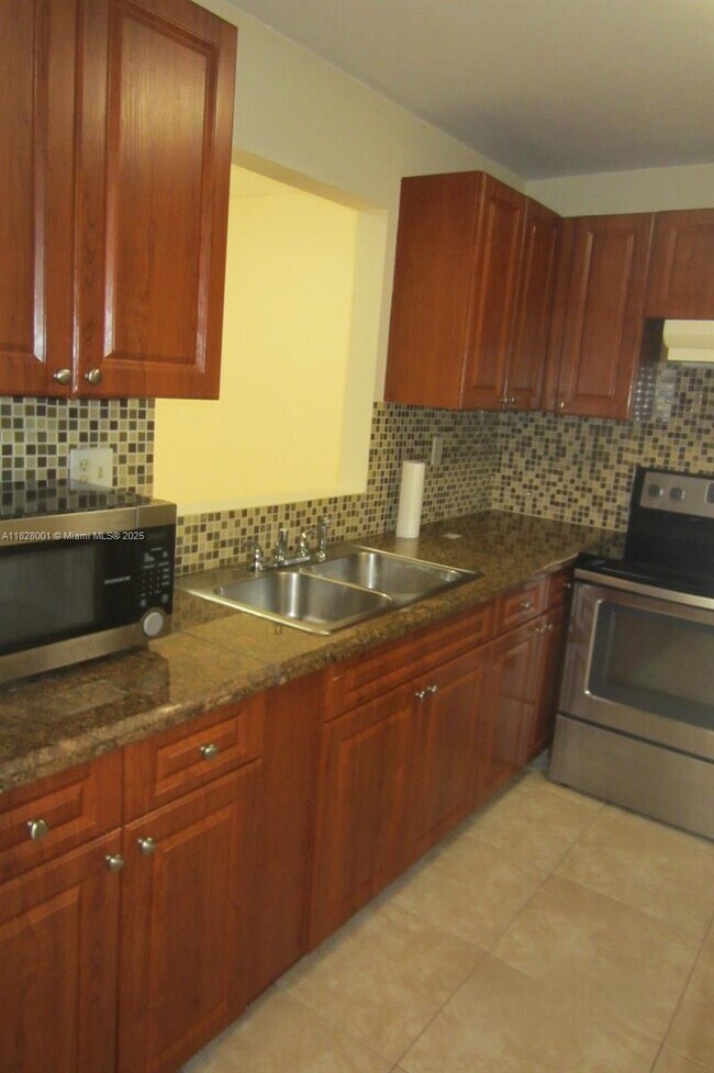 Building Photo - 406 NW 68th Ave