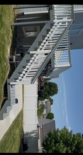 Building Photo - 2633 N 165th St
