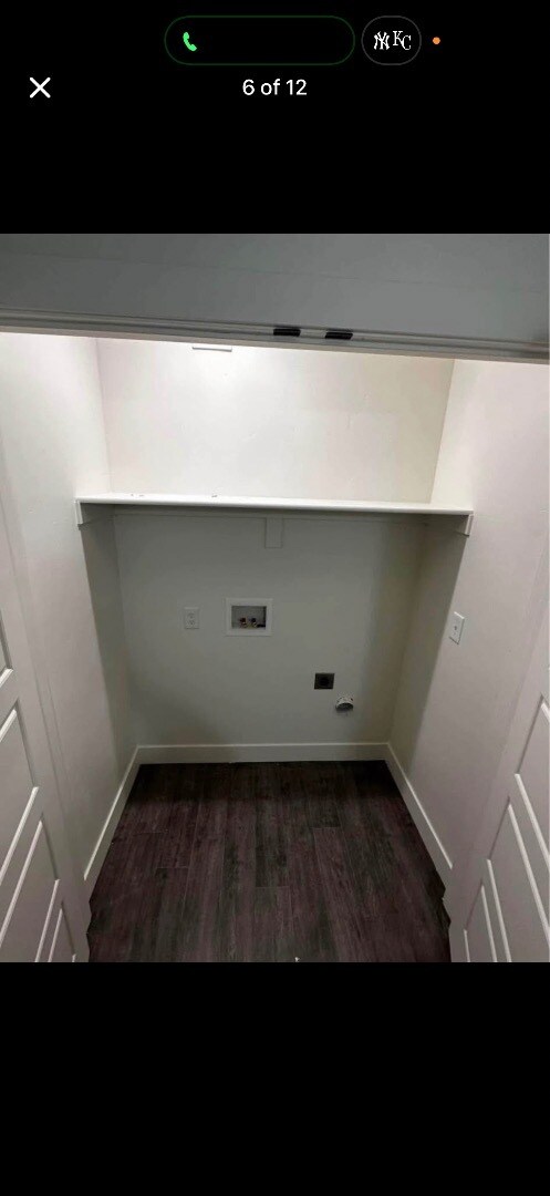 Building Photo - 667 E Mount Peale Dr