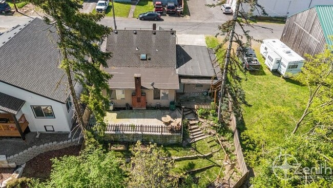 Building Photo - 427 I St