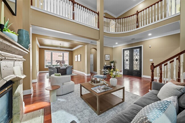 Building Photo - 5934 Stratford Gardens Dr