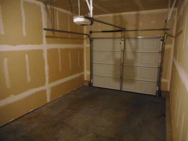 Building Photo - 1115 Prairie Rose Dr SW