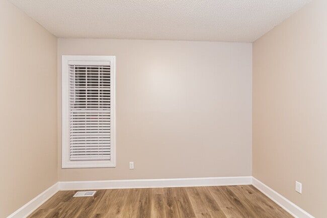 Building Photo - 814 Delray Ln