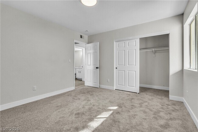 Building Photo - 5009 Indian River Dr